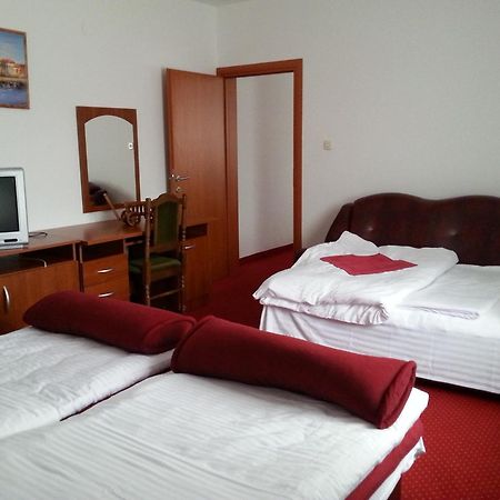 Hotel Mirni Kutak Otocac Luaran gambar