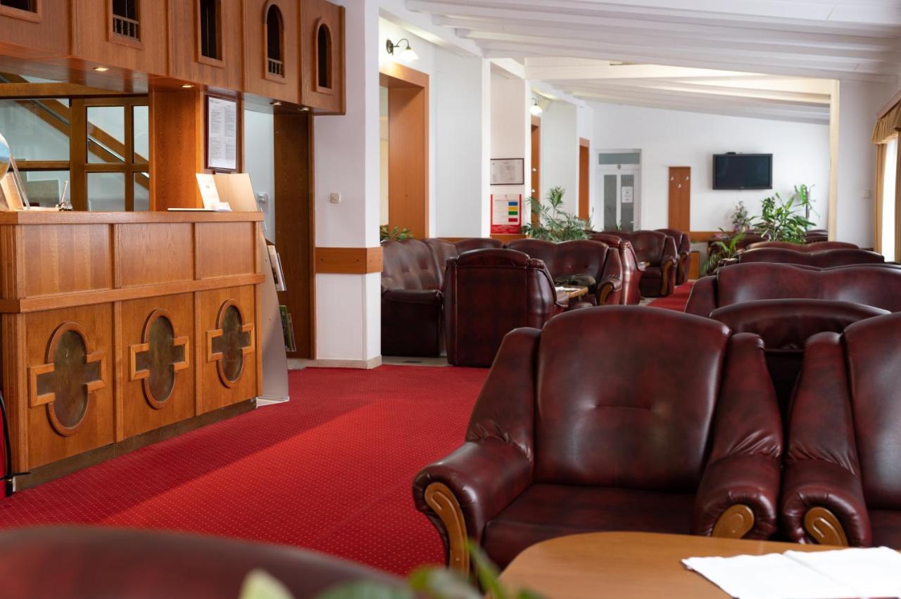 Hotel Mirni Kutak Otocac Luaran gambar