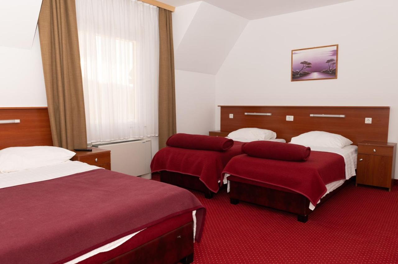 Hotel Mirni Kutak Otocac Luaran gambar