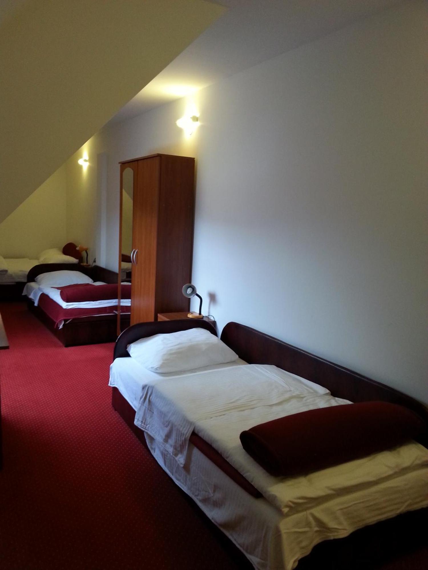 Hotel Mirni Kutak Otocac Bilik gambar