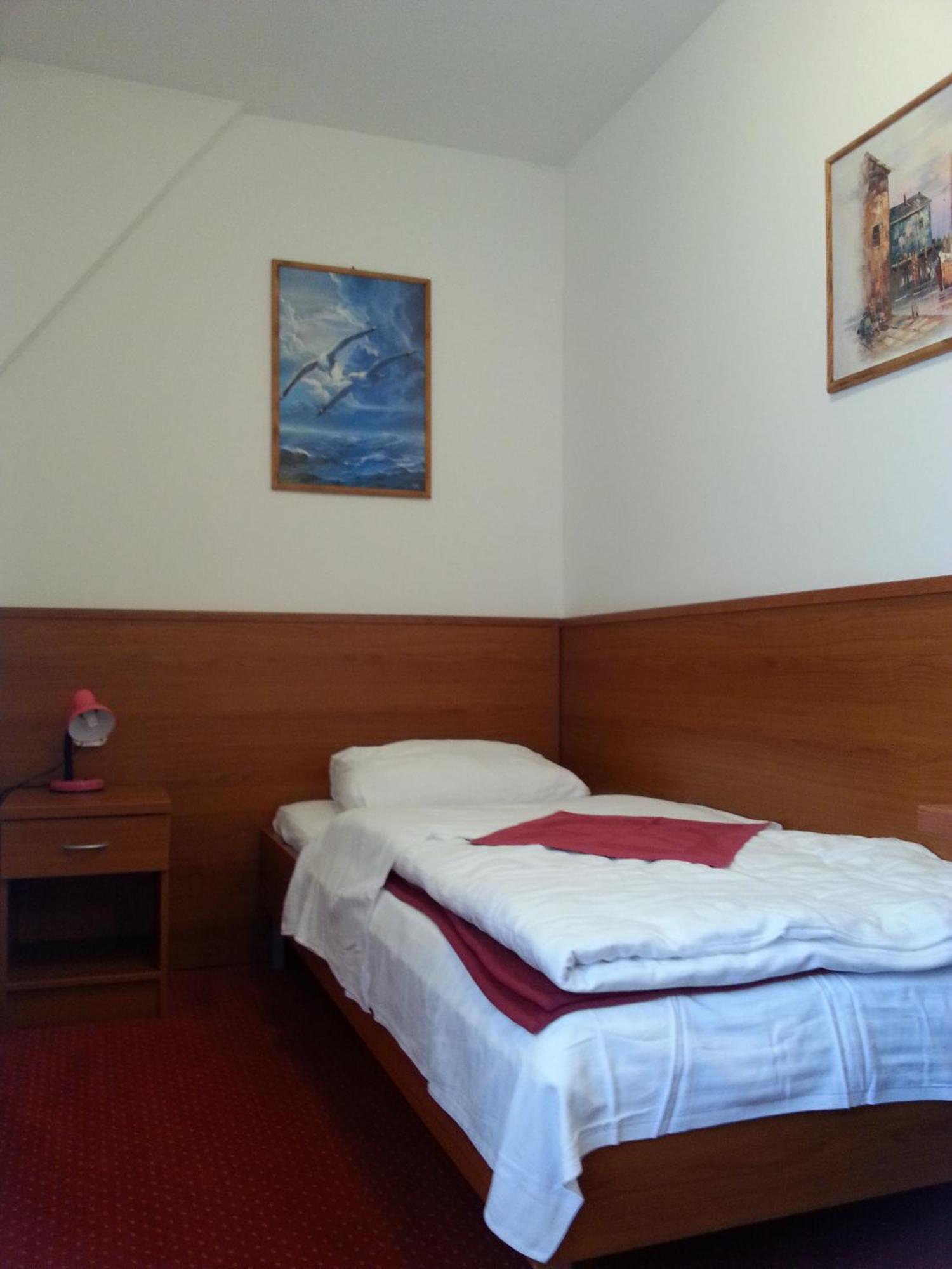Hotel Mirni Kutak Otocac Bilik gambar