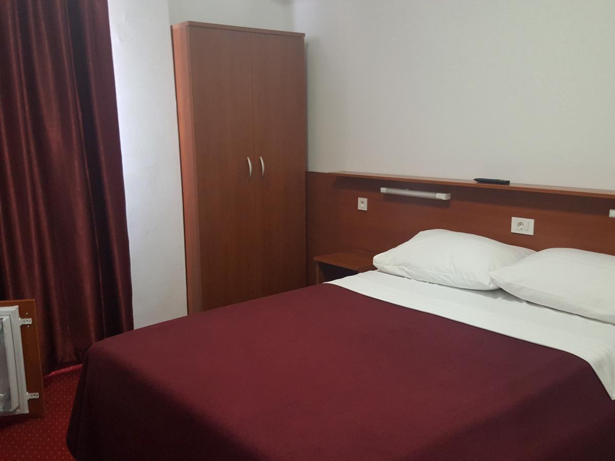 Hotel Mirni Kutak Otocac Luaran gambar