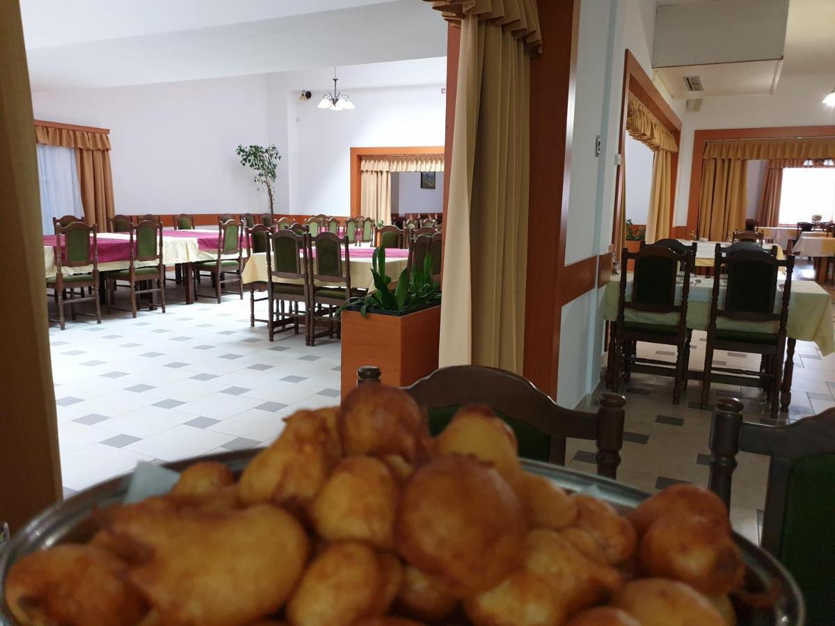 Hotel Mirni Kutak Otocac Luaran gambar