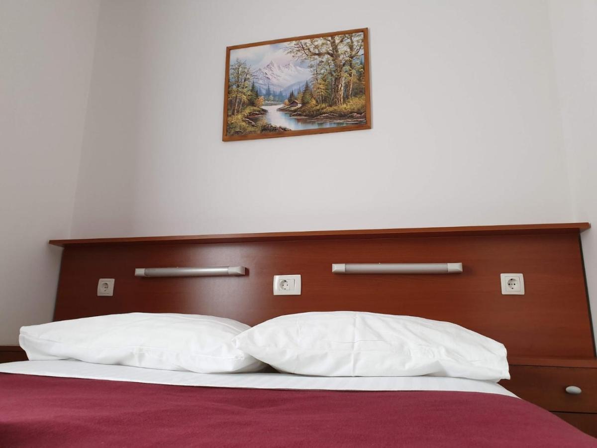 Hotel Mirni Kutak Otocac Luaran gambar