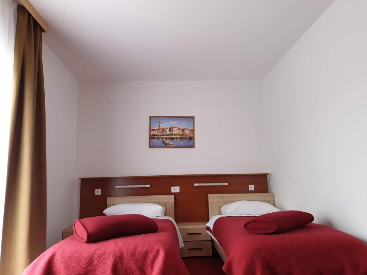 Hotel Mirni Kutak Otocac Luaran gambar