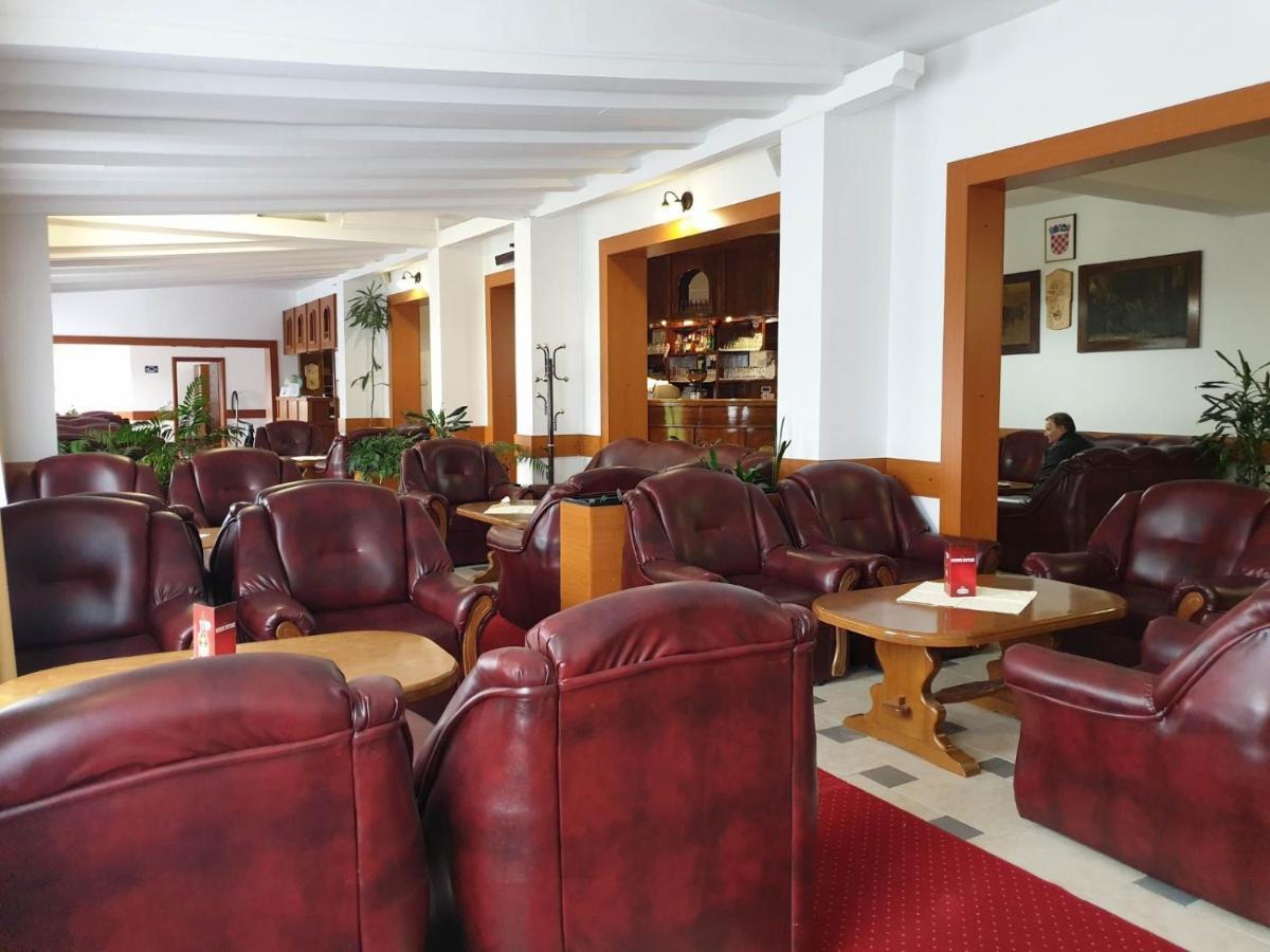 Hotel Mirni Kutak Otocac Luaran gambar