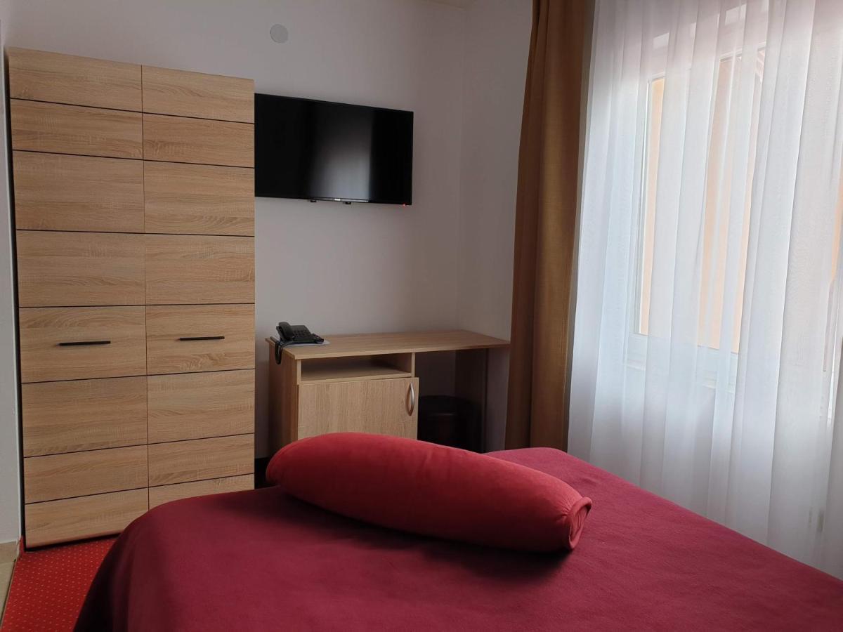 Hotel Mirni Kutak Otocac Luaran gambar